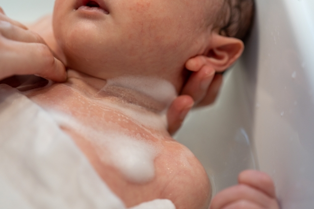 無添加石鹸を買う前に、赤ちゃんの肌質の特徴を解説